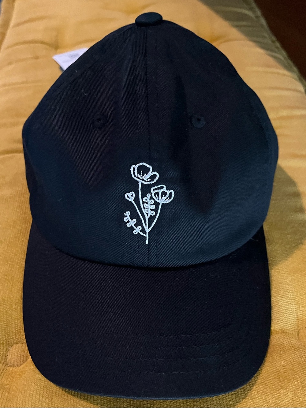 NWT tentree Black Flower Embroidery Peak Hat